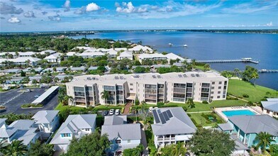 Building Photo - 150 SE Four Winds Dr