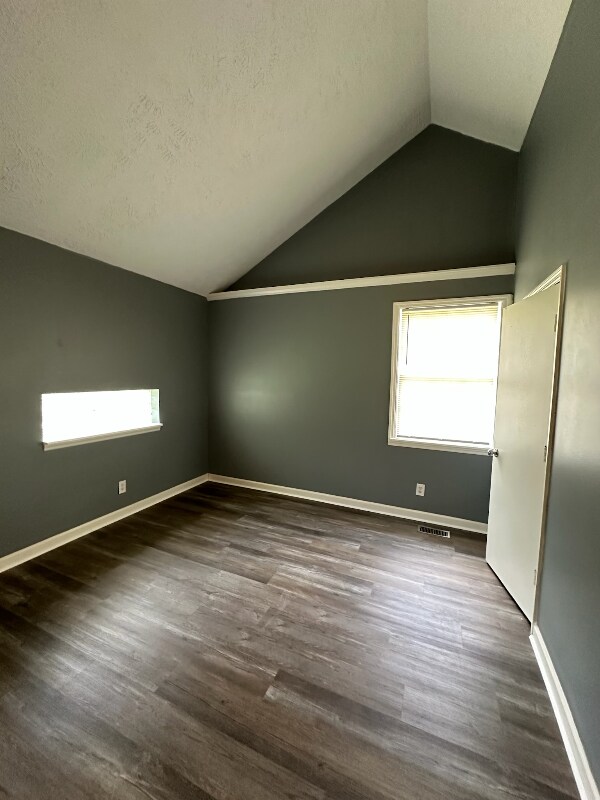 Foto del edificio - 4906 Ruskin Ave