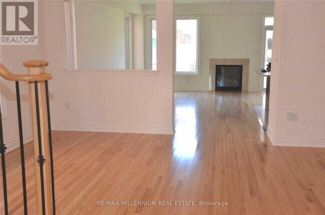 Building Photo - 50 Andretti Cres