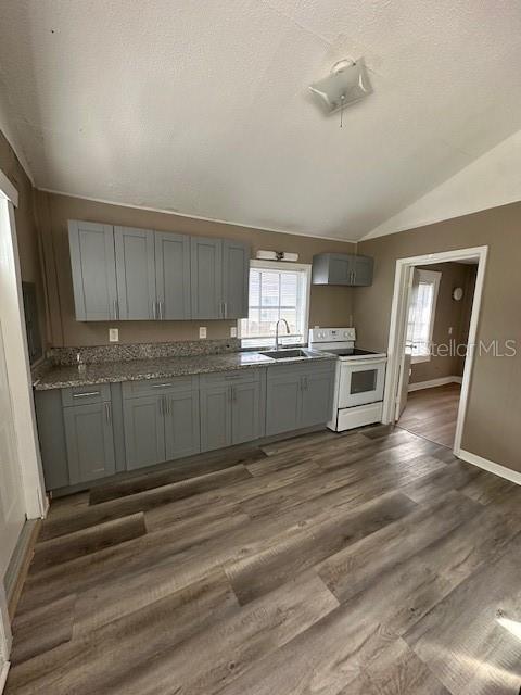 Foto del edificio - 1587 Scranton Ave