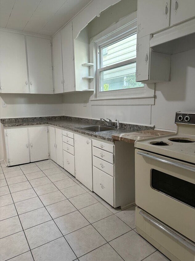 441 W Church St Unit 1, Slatington, PA 18080 Room for Rent in Slatington, PA