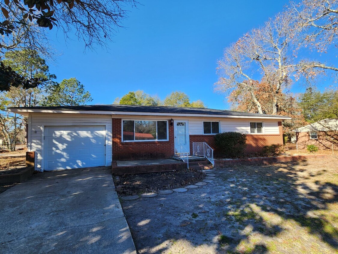 Primary Photo - Charming 2-bedroom, 1.5-bath home