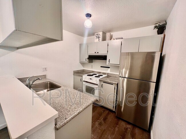Foto del edificio - 5460 Concord Blvd