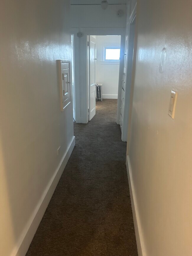 Building Photo - CALVERT FLR 2