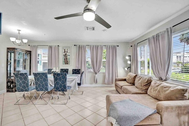 Building Photo - 326 Walnut St