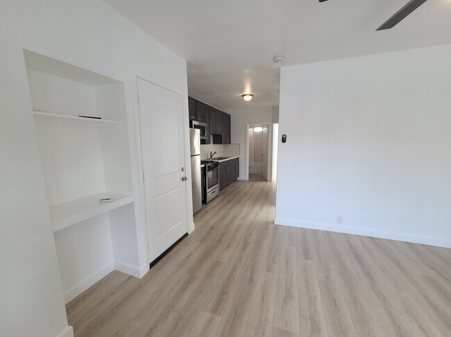 Building Photo - 3104 Ganahl St
