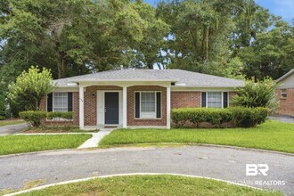 Building Photo - 509 Gayfer Ave