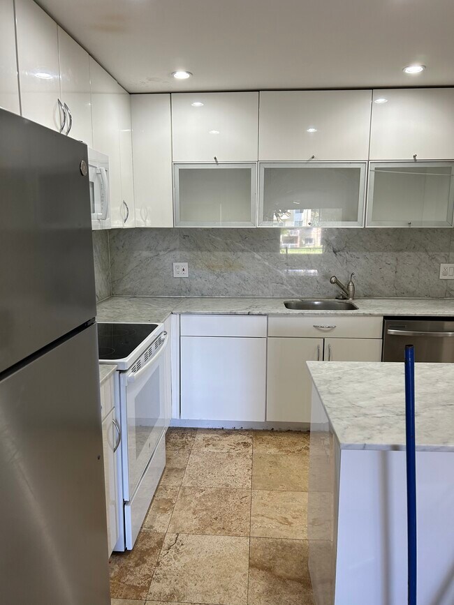 Kitchen - 7757 SW 86th St