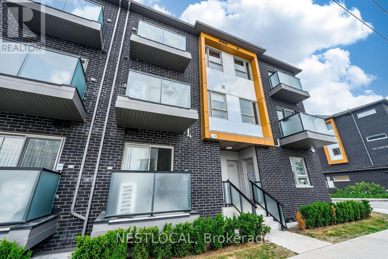 Photo principale - 1085 Danforth Rd