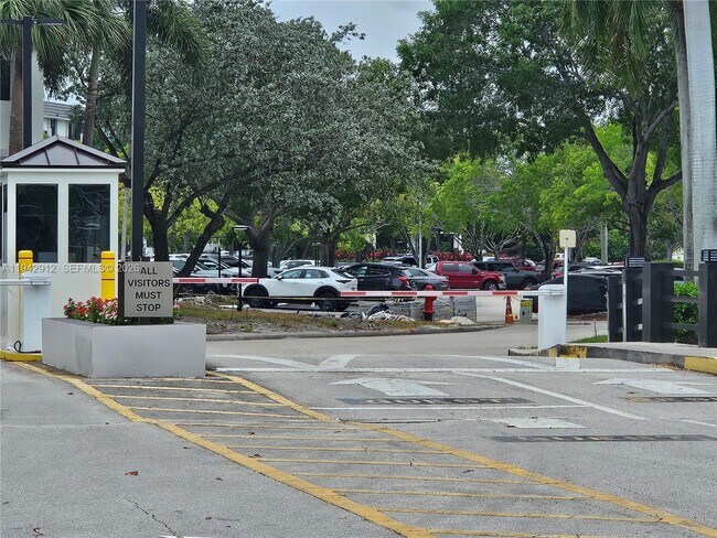 Foto del edificio - 1101 River Reach Dr