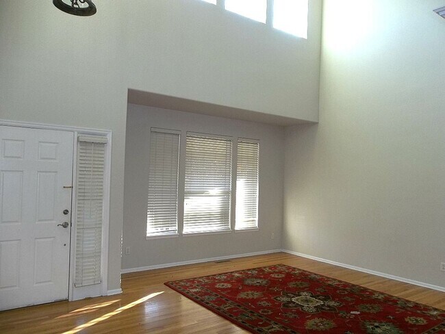 Foto del edificio - 2514 Rock Creek Dr