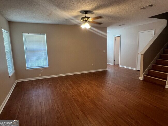 Building Photo - 105 Driftwood Ct