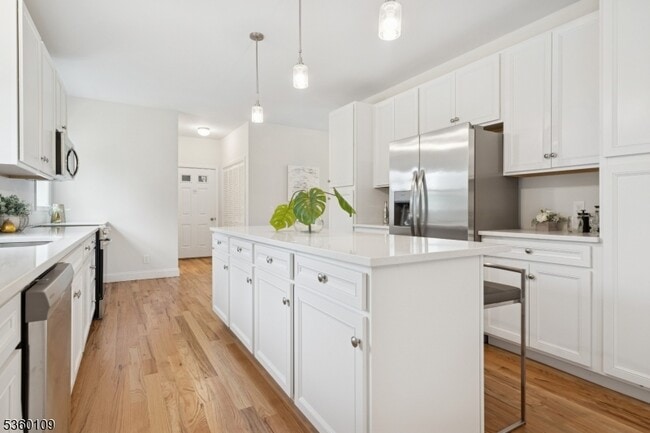 Building Photo - 4 Sterling Dr