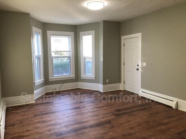 Building Photo - 185 Lincoln St