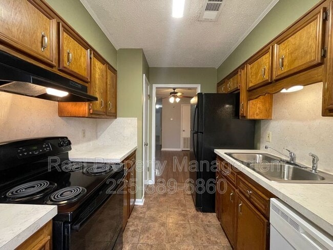 Foto del edificio - 8051 Jefferson Park Dr