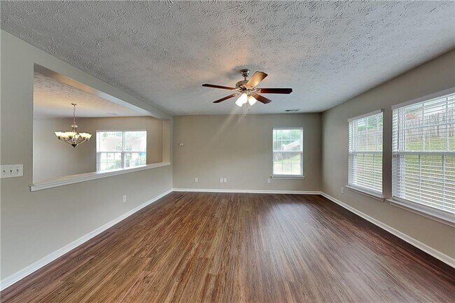 Foto del edificio - 2068 White Top Rd SE
