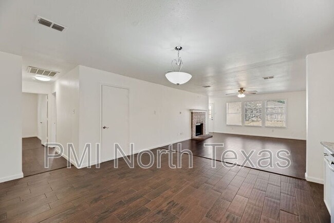 Building Photo - 1580 Chivalry Ln