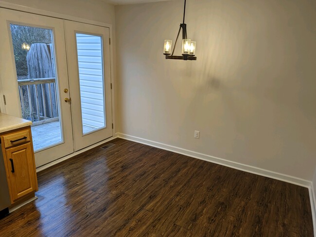 Dining Room - 228 Amanda Ln