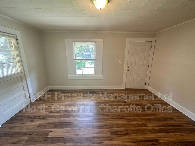 Foto del edificio - 278 Lincoln St SW