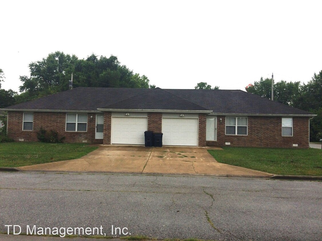 Primary Photo - 2 br, 2 bath House - 304 Greystone