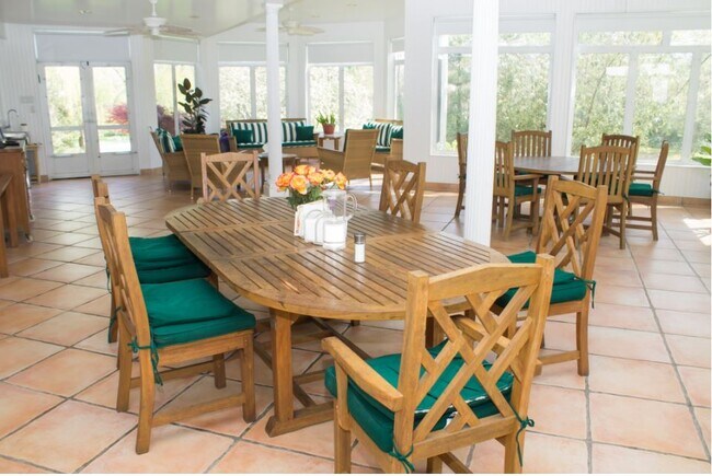 Foto del edificio - 17 Copperbeech Ln