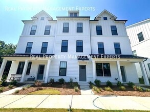 Building Photo - 5008 Layman Dr