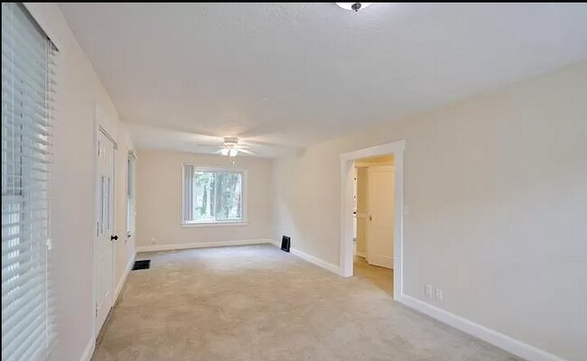 Building Photo - 1776 Burdette Ave