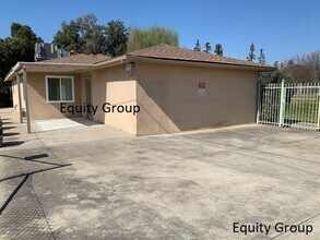 Building Photo - 1039 Chinowth St