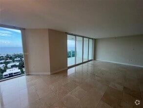 Building Photo - 20201 E Country Club Dr