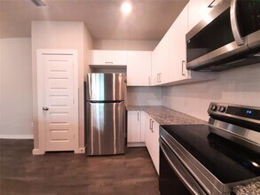 Building Photo - 9881 Grosbeak Ln