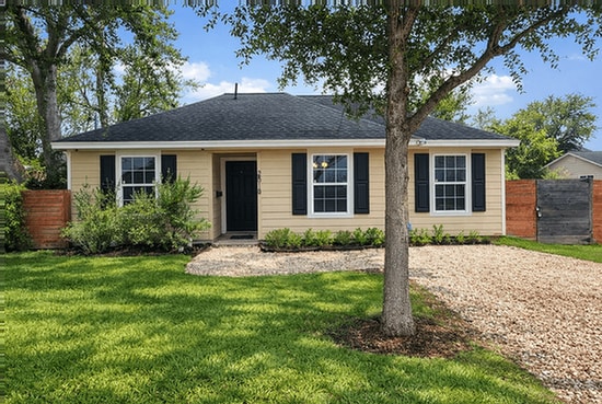 Photo - 2518 Staples St House