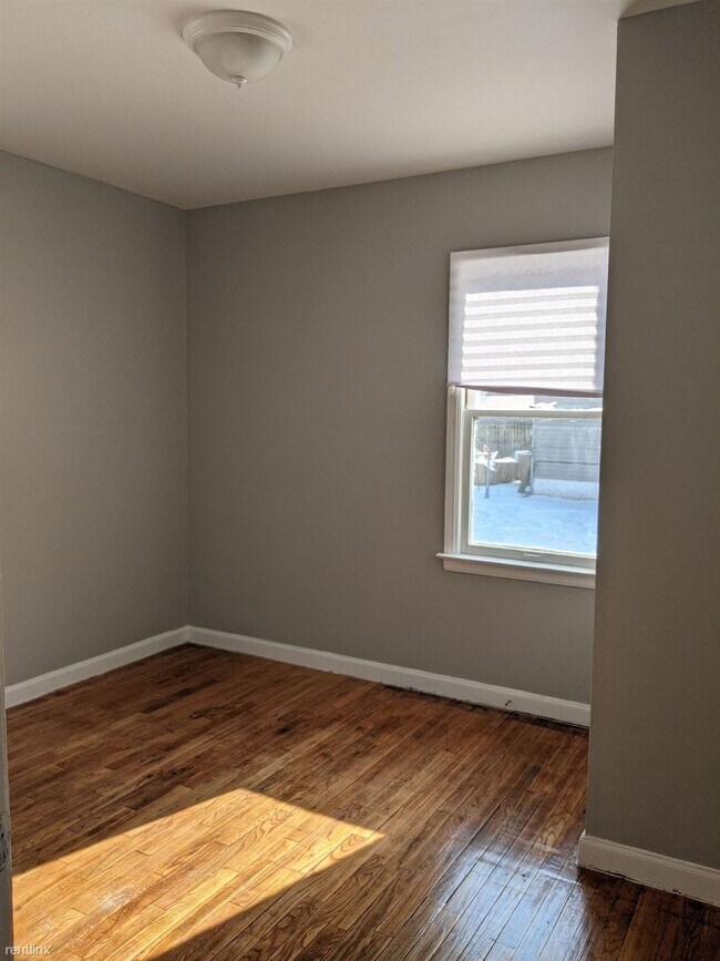 Foto del edificio - 3 br, 1.5 bath House - 9600 Auburn St