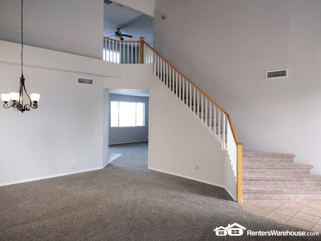 Building Photo - 1825 S 96th St
