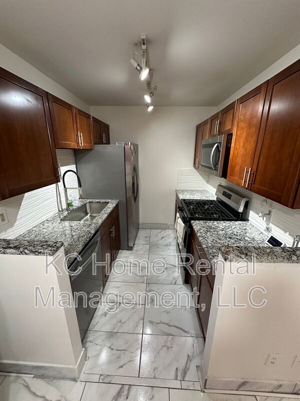 Foto del edificio - 600 E 8th St