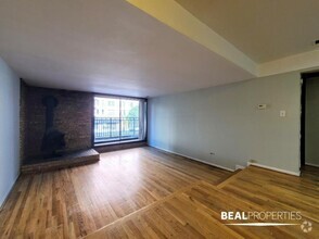 Building Photo - 1220 N La Salle Dr