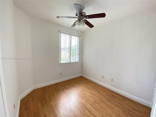 Foto del edificio - 7050 NW 177th St
