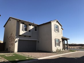 Building Photo - 9814 E Axle Ave