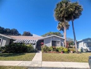 Building Photo - 679 Racquet Club Rd