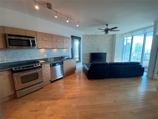 Building Photo - 350 S Miami Ave