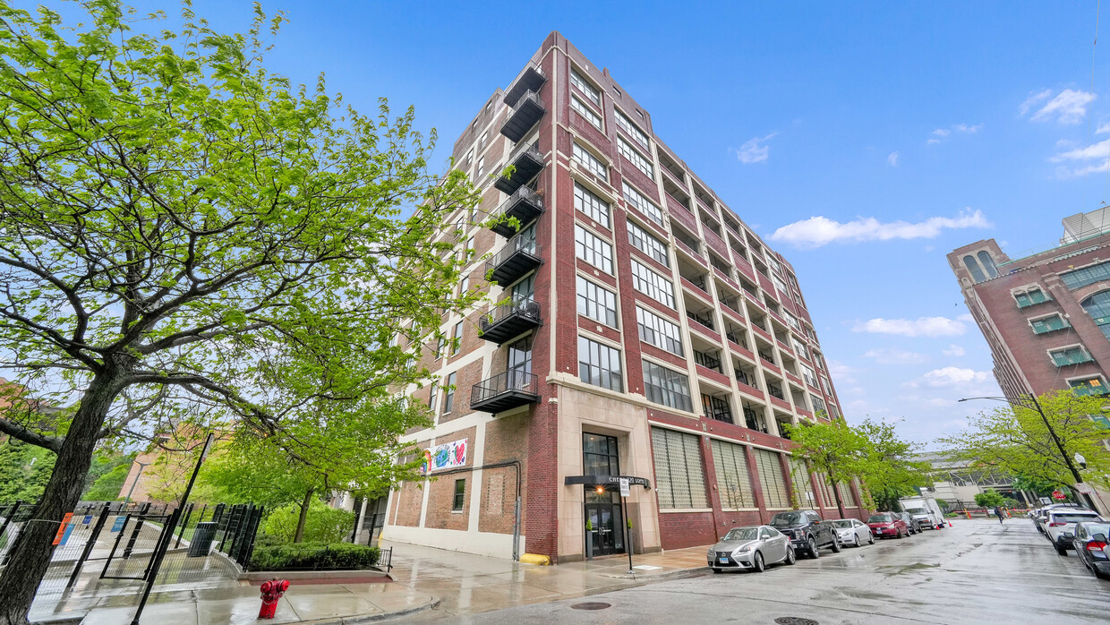 Foto principal - 320 E 21st St
