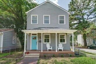 Building Photo - 3022 Groveland Ave