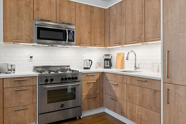 Foto del edificio - 517 W 45th St