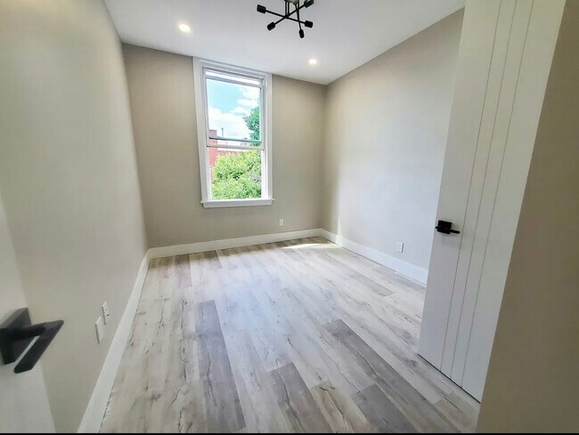 Foto del edificio - 739 6th Ave