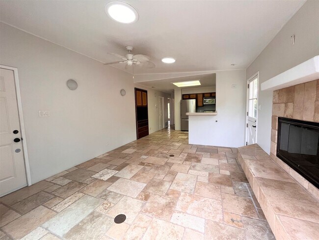 Foto del edificio - 266 Fraxinella St