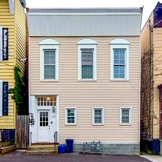 Foto del edificio - 2223 14th St