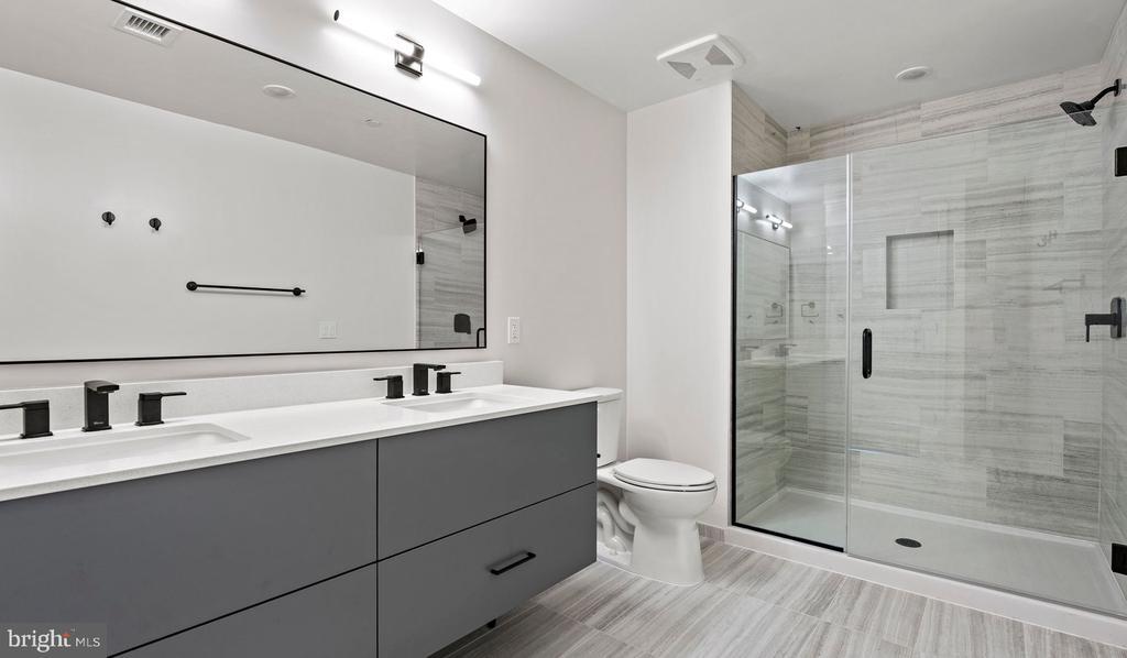 Foto principal - 3990 Upton St NW
