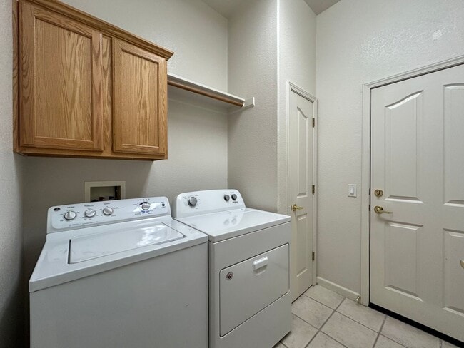 Foto del edificio - Senior Community for those 55+ Large 2 bedroom, 2 bath with bonus room!  All modern amenities!