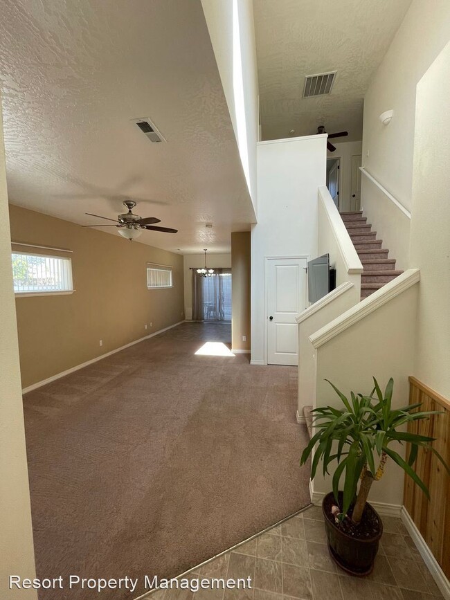 Building Photo - 3 br, 2.5 bath House - 7839 N Mather Court