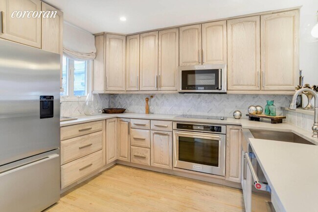 Foto del edificio - 3038 Mitchell Rd