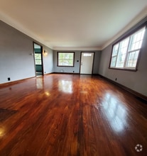 Building Photo - 919 E Alder St